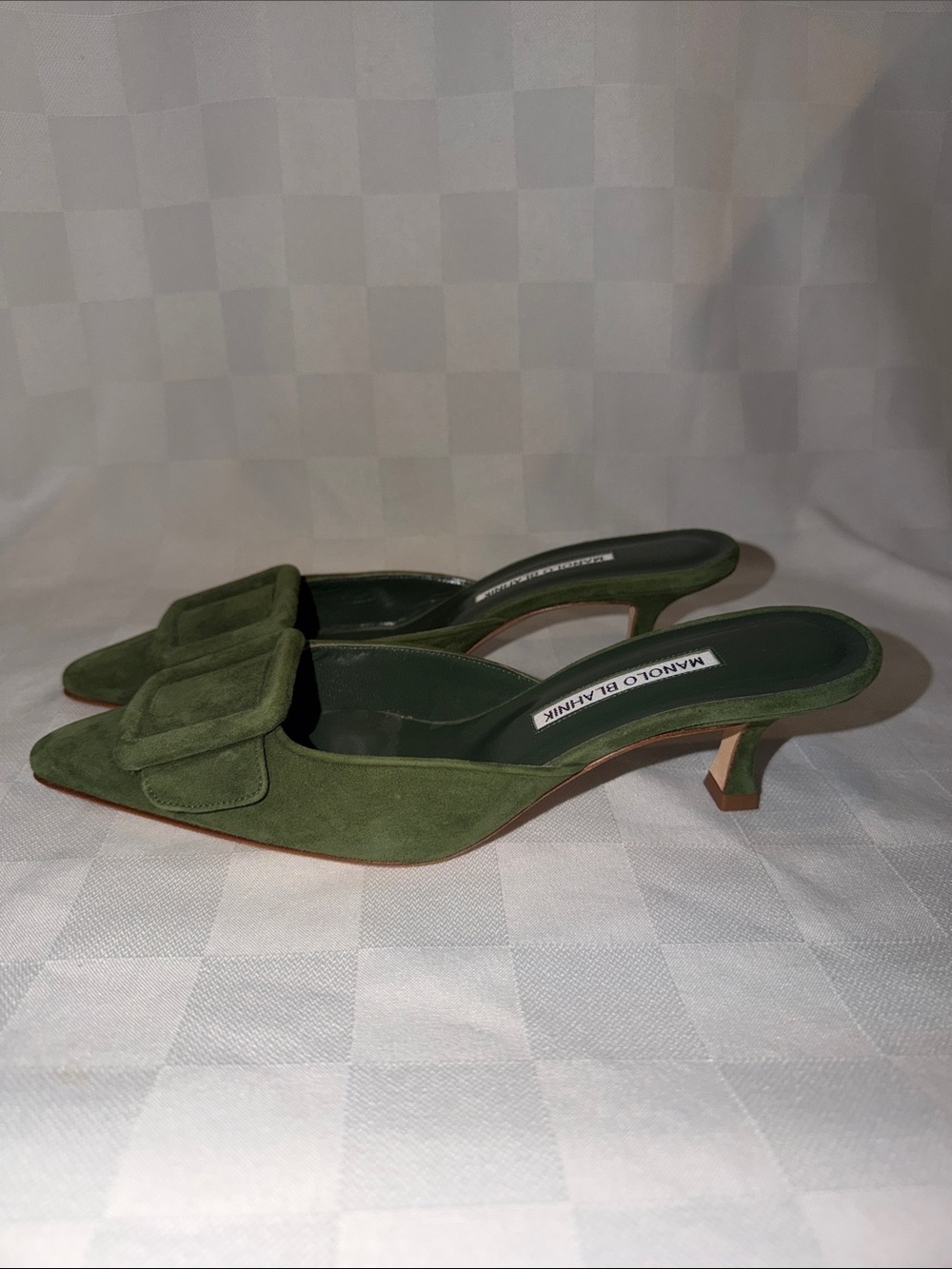 New Sz 37.5 7 Manolo Blahnik Green Suede Maysale Kitten Heel Slides